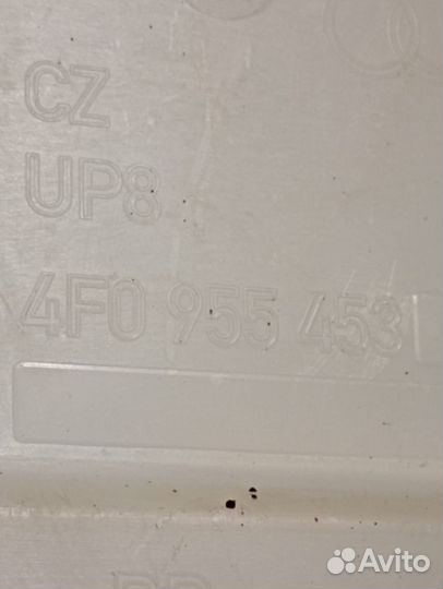 Бачок омывателя Audi A6 C6