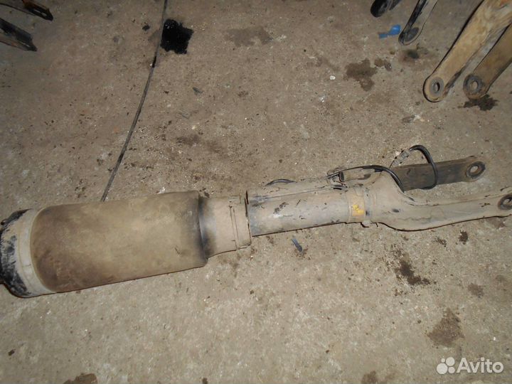 Пневмоамортизатор передний X164