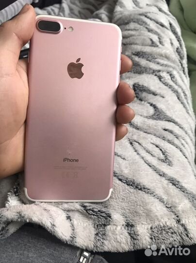 Телефон iPhone7+