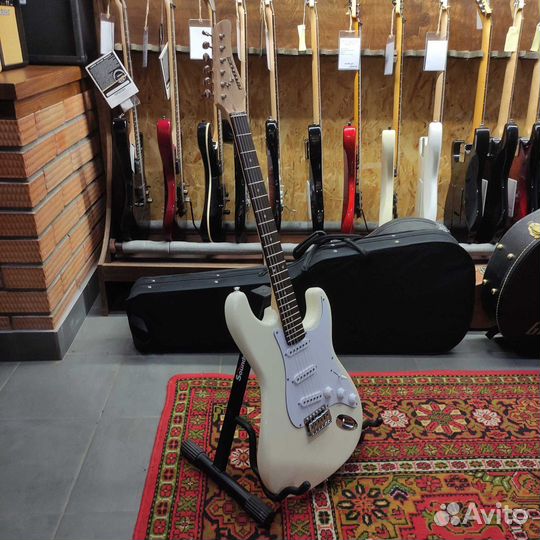 Электрогитара Fernandes Stratocaster LE-1Z SSS