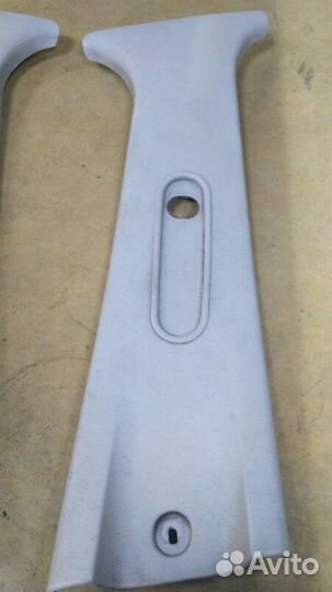 Обшивка средней стойки передняя Skoda Octavia Tour