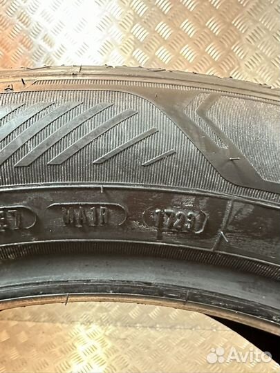 Goodyear EfficientGrip 2 SUV 235/55 R19 105V