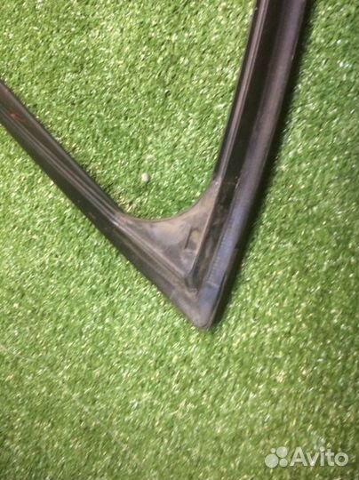 Уплотнитель стекла двери передний левый Kia Ceed