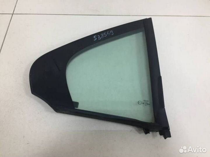 Стекло двери задней правой форточка Volkswagen Pol