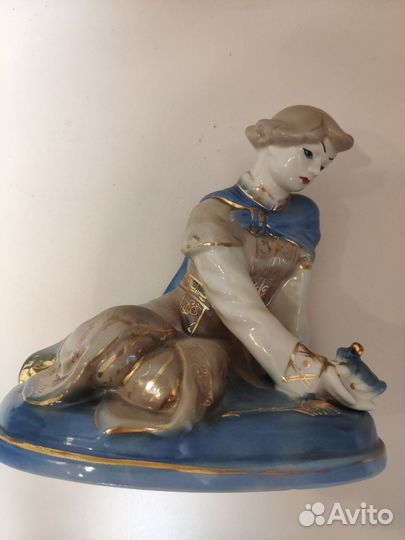 Статуэтка Иванушка и лягушка царевна