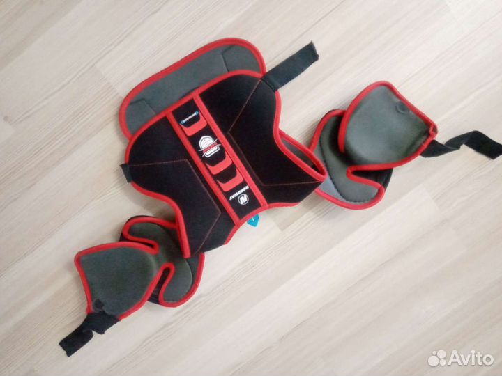 Нагрудник хоккейный