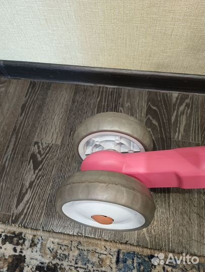 Беговел трехколесный