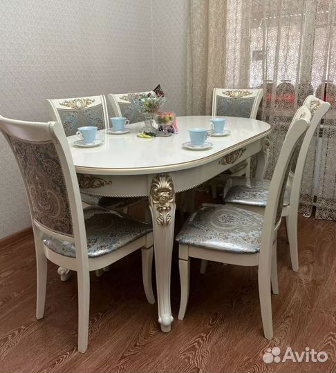 Комплект стол и стулья