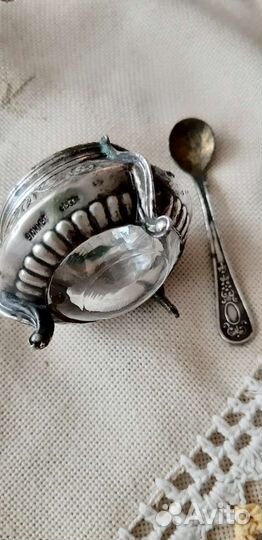 Хрустальные вазы. Солонка с ложечкой, мельхиор