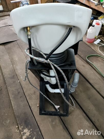 Парикмахерское кресло