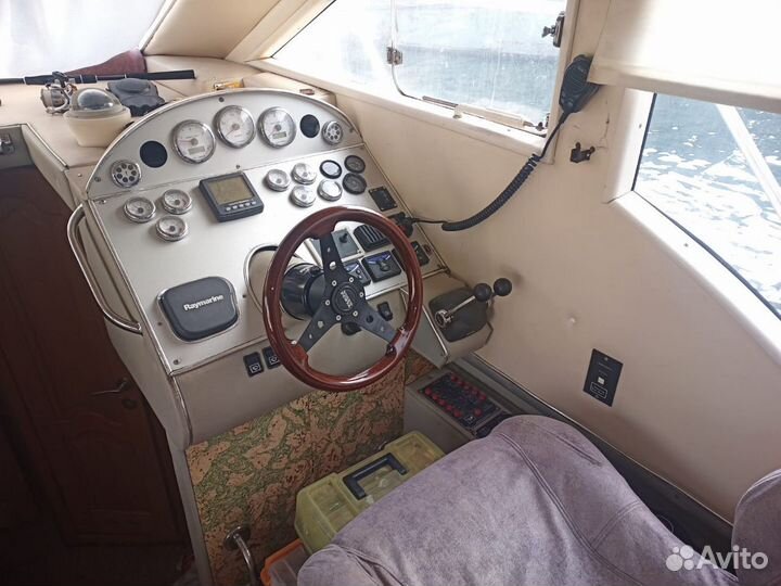 Продам моторную яхту