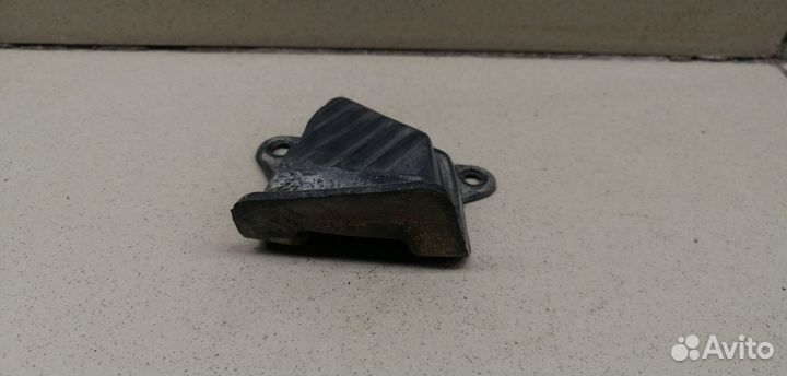 Отбойник крышки багажника Kuga 2008-2012