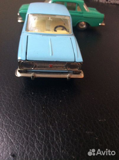 Модель автомобиля Москвич-412 Медпомощь