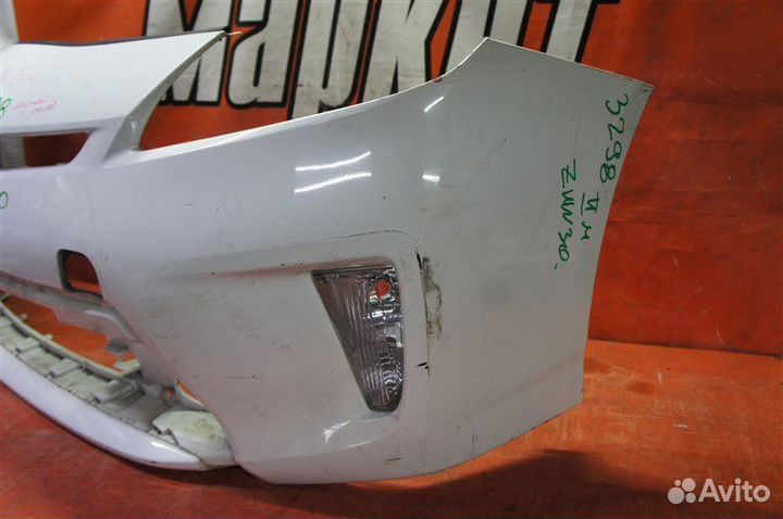 Бампер передний Toyota Prius ZVW30 2013