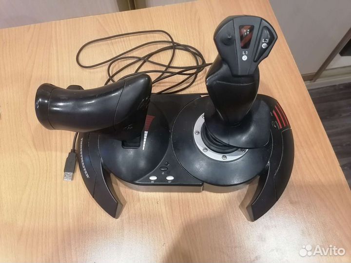 Джойстик thrustmaster t-flight horas x