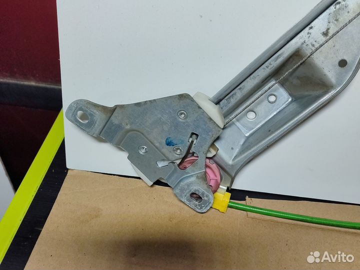 Стеклоподъёмник Opel Corsa D передний левый