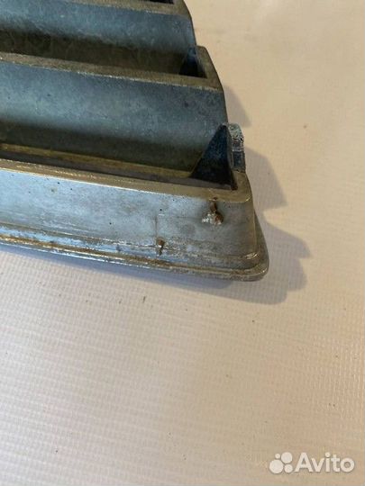 Решетка радиатора левая Nissan Maxima