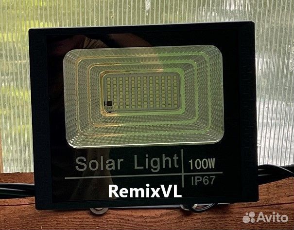 Видео 100W прожектор на солнечной батарее IP67