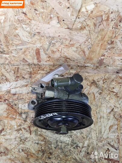 Насос гидроусилителя руля Mazda MPV L11632650C