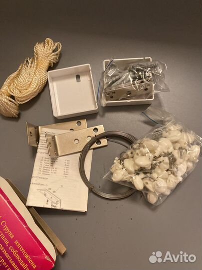 Карниз струнный