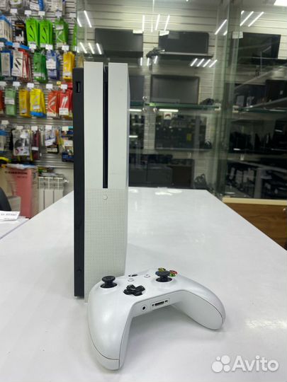 Игровая приставка xbox One S 500GB /26