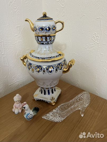 Самовар фарфоровый гжель