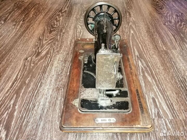 Швейная машинка зингер