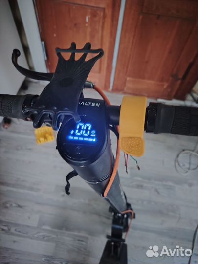 Самокат взрослый электрический бу