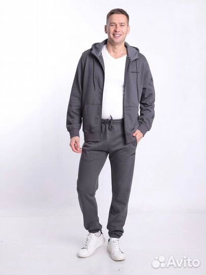 Спортивный костюм adidas