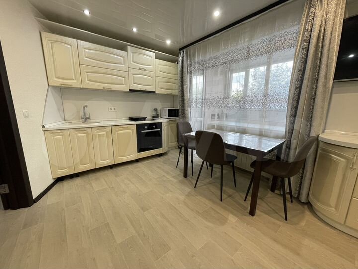 2-к. квартира, 58 м², 1/9 эт.