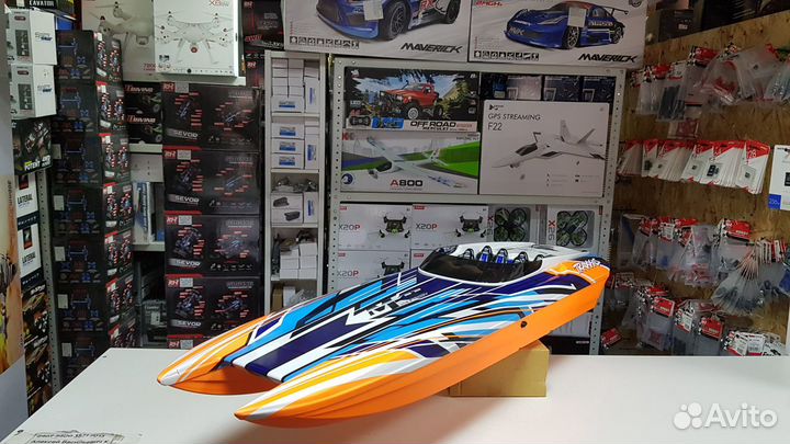 Радиоуправляемый катер Traxxas DCB M41 Widebody TS