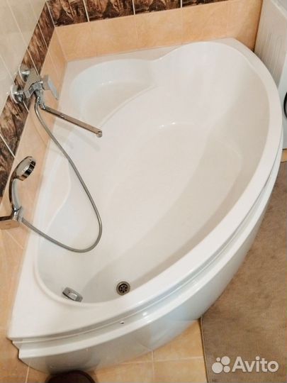 Акриловая ванна угловая