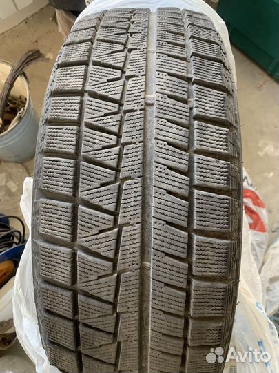 Bridgestone Blizzak Revo GZ 225/60 R17 99