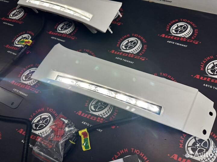 Ходовые огни Tundra osram с планкой под фары