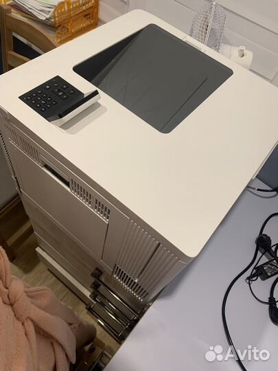 Лазерный приниер HP Color LaserJet Enterprise M553