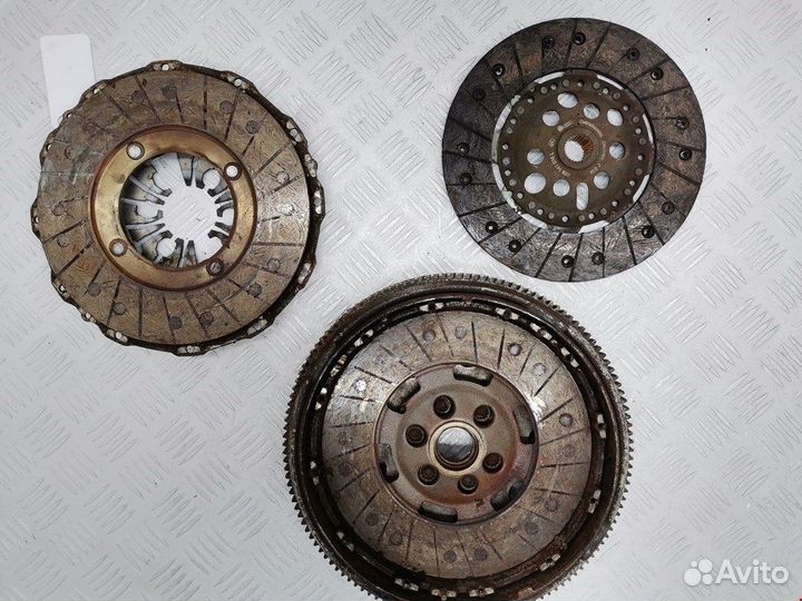 Маховик (демпфер сцепления) для Volkswagen Golf 4