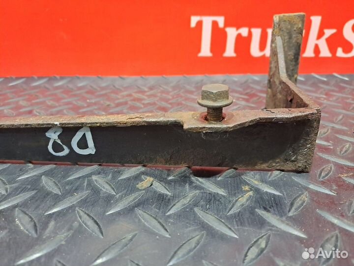 Кронштейн защиты двигателя левый Daf XF105