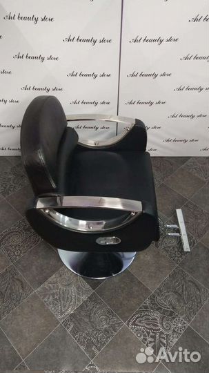 Парикмахерское кресло