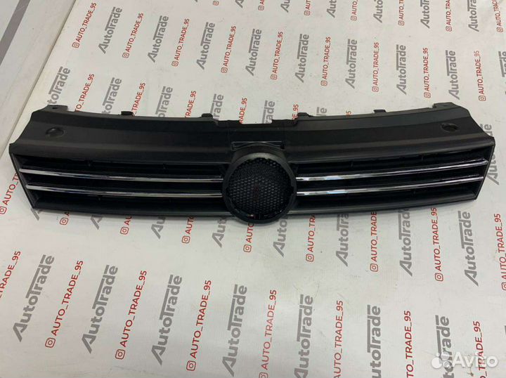 Решетка бампера Фольксваген Поло 2010 - 14 до рест