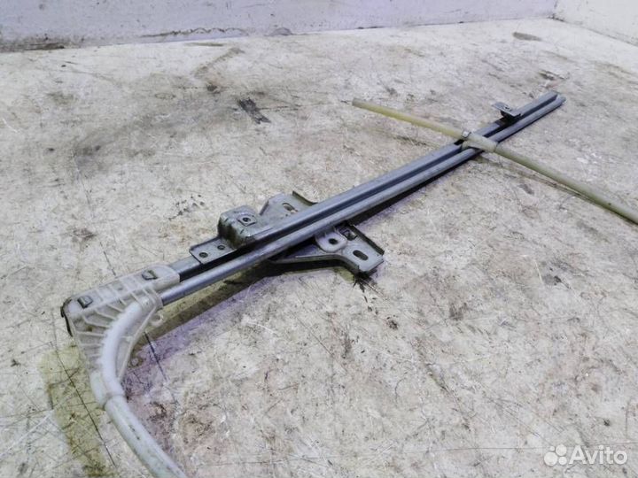 Стеклоподъемник механический передний правый 77003