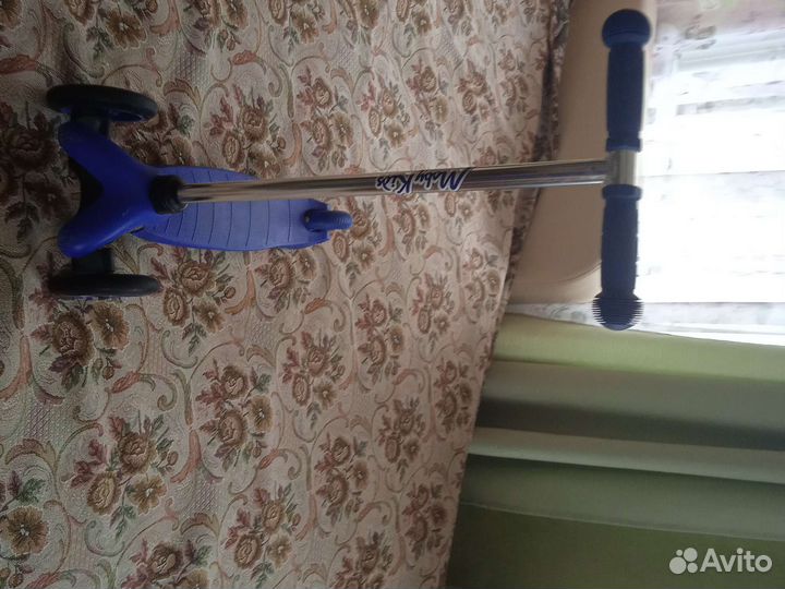 Самокат Moby kids