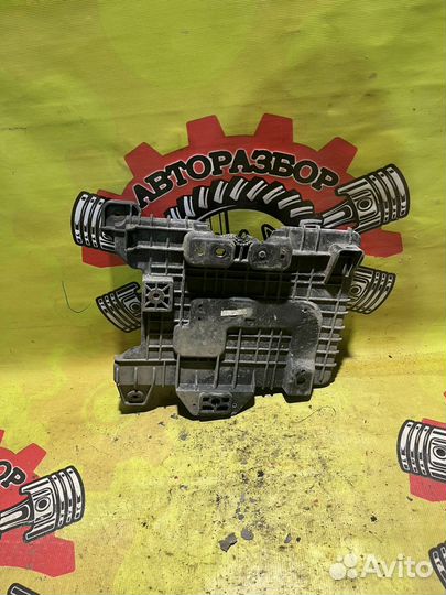 Площадка под аккумулятор Kia Rio 3