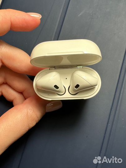 Apple airpods 2