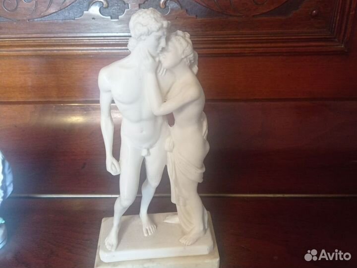 Статуэтка фарфор антик