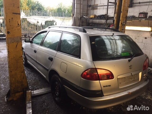 Разбор на запчасти Toyota Avensis 1
