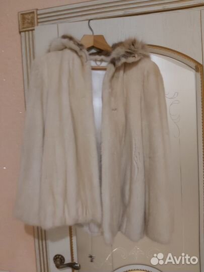 Норковый полушубок с капюшоном