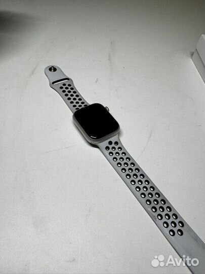 Часы apple watch 7 45 mm nike белые