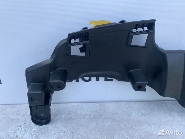 Кронштейн насадки глушителя Mercedes A1668852714