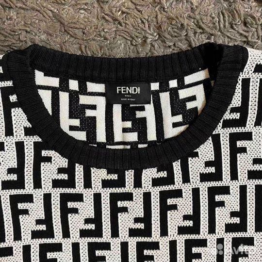 Футболка Fendi