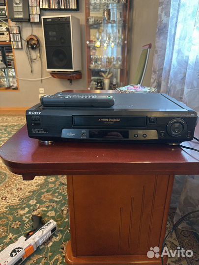 Видеомагнитофон hi fi stereo Sony slv-se70